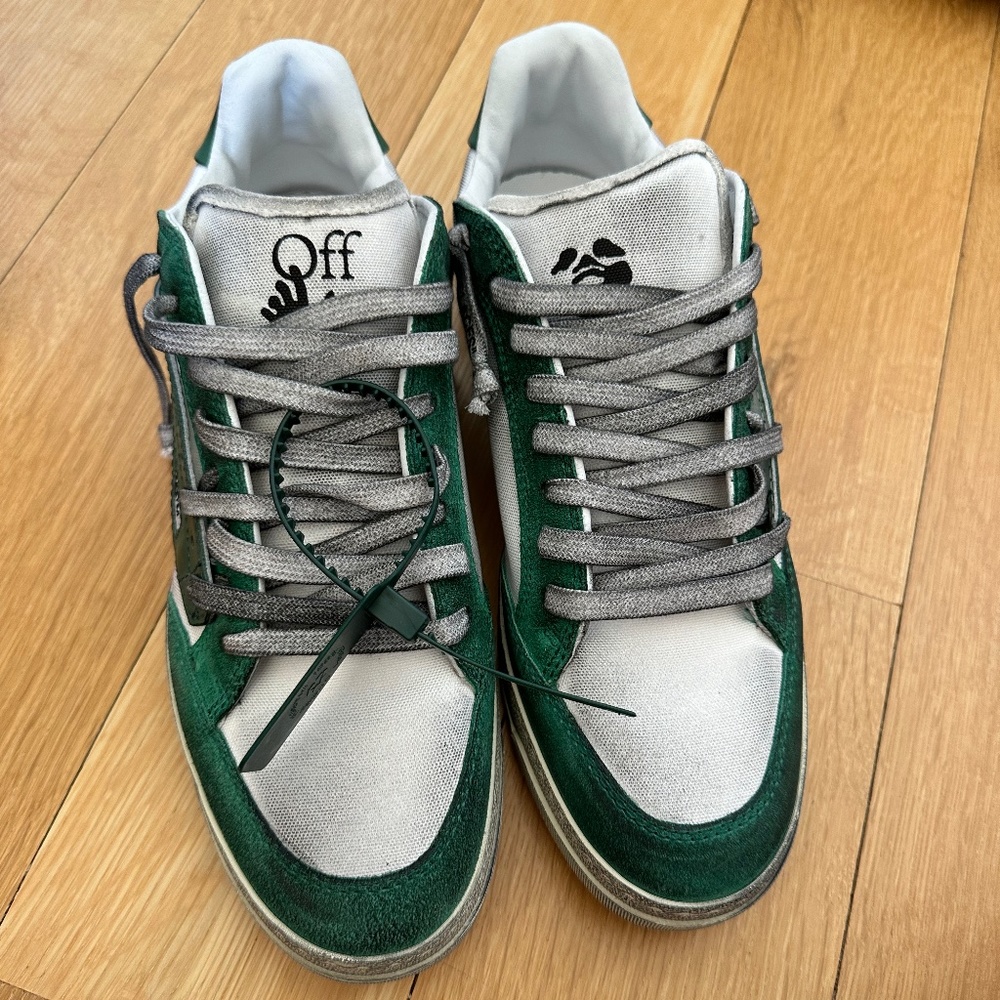 Off White Sneakers (BRAND NEW)